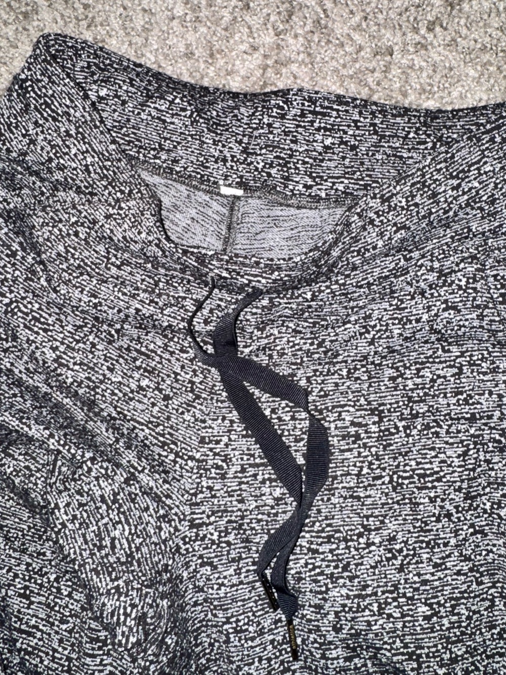 EUC LULU joggers